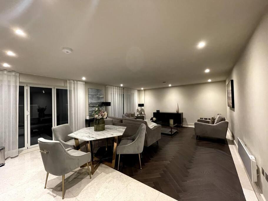 2Br Urban Vista Retreat Chcl F7 Apartamento Chigwell Exterior foto
