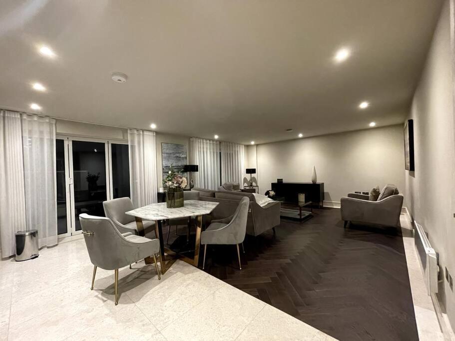 2Br Urban Vista Retreat Chcl F7 Apartamento Chigwell Exterior foto