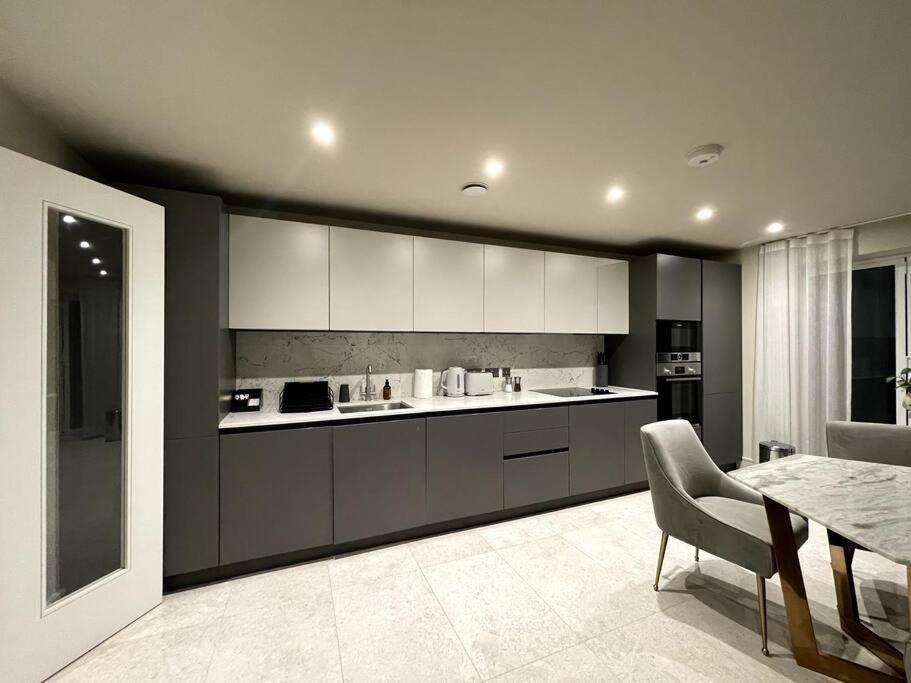 2Br Urban Vista Retreat Chcl F7 Apartamento Chigwell Exterior foto
