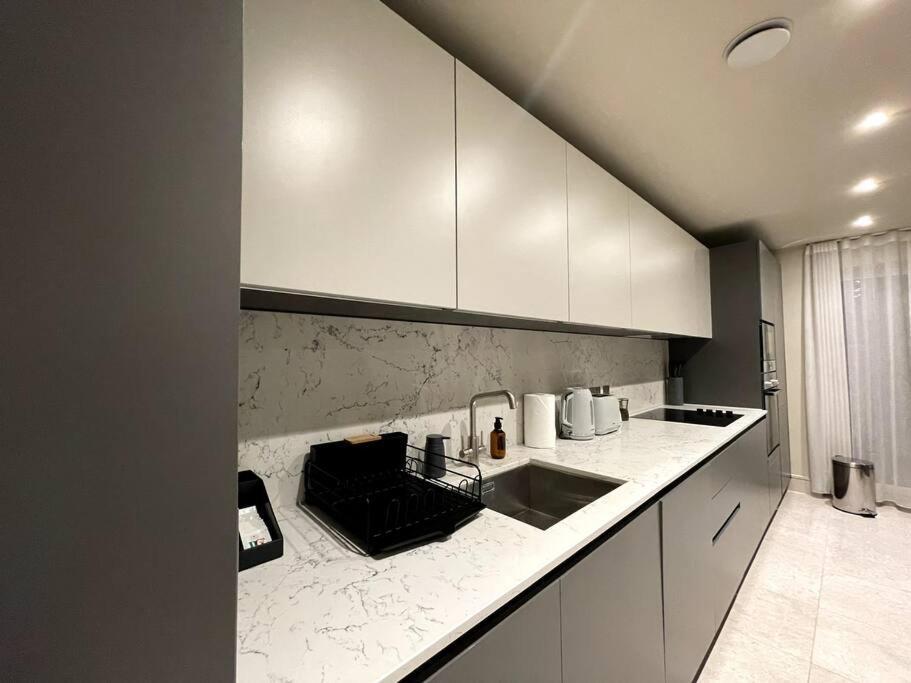 2Br Urban Vista Retreat Chcl F7 Apartamento Chigwell Exterior foto